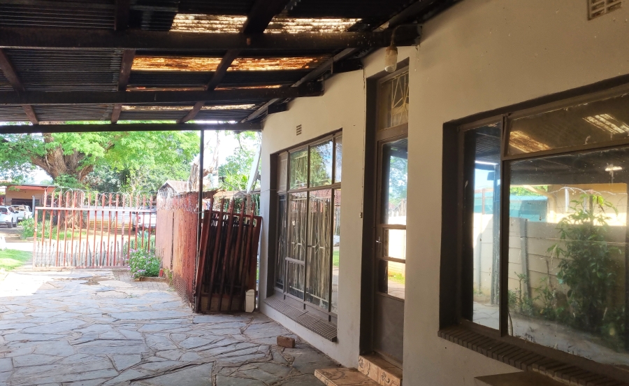 7 Bedroom Property for Sale in Oos Einde North West